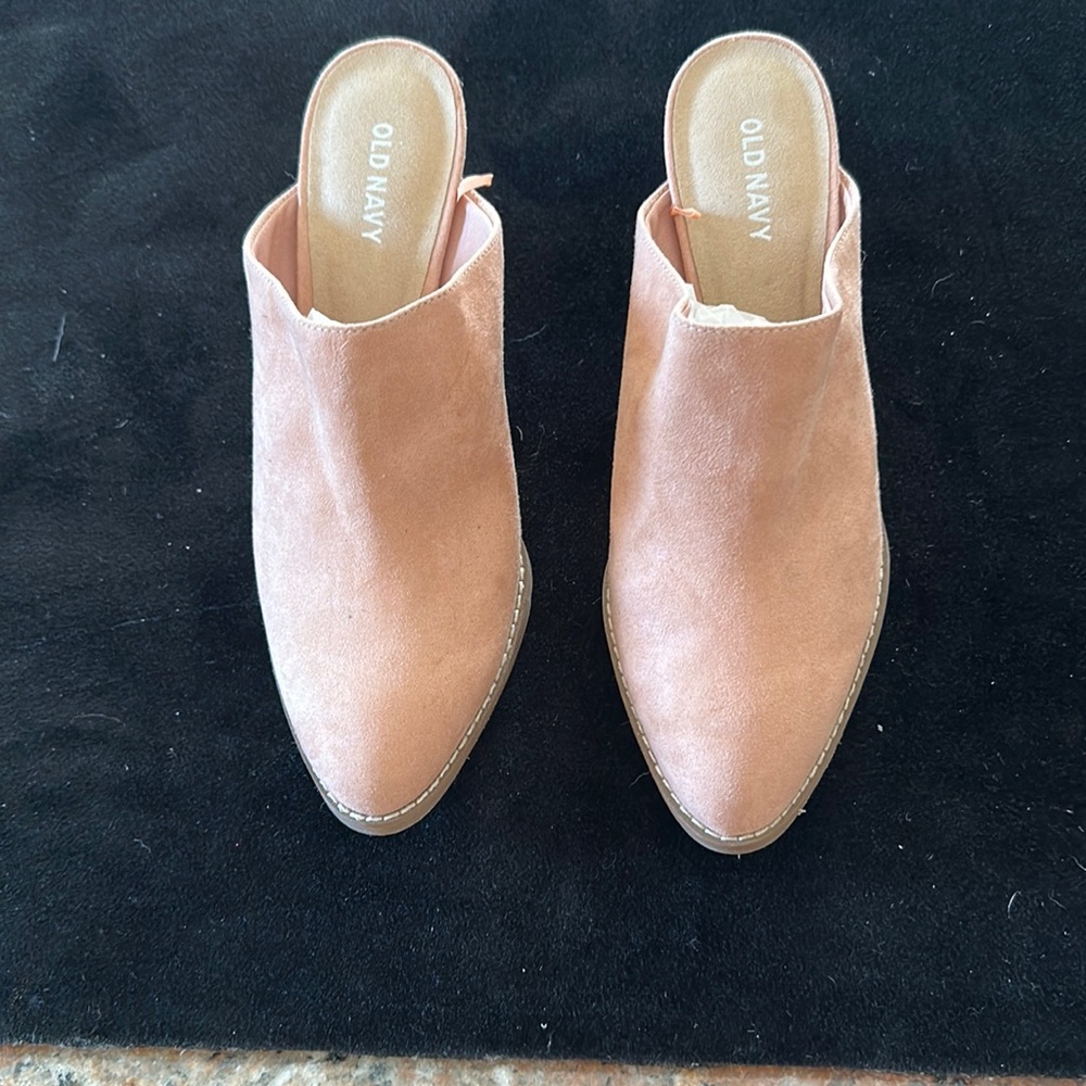 Old Navy Slide Size 7